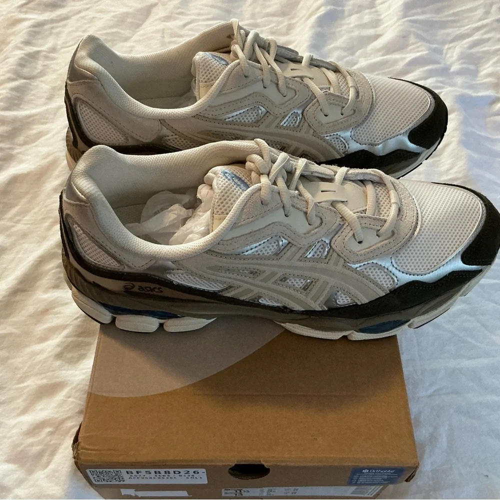 Asics White and Black Athletic Shoes - Picture 2 of 6